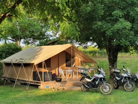 Camping Le Capeyrou, Beynac-et-Cazenac (F)